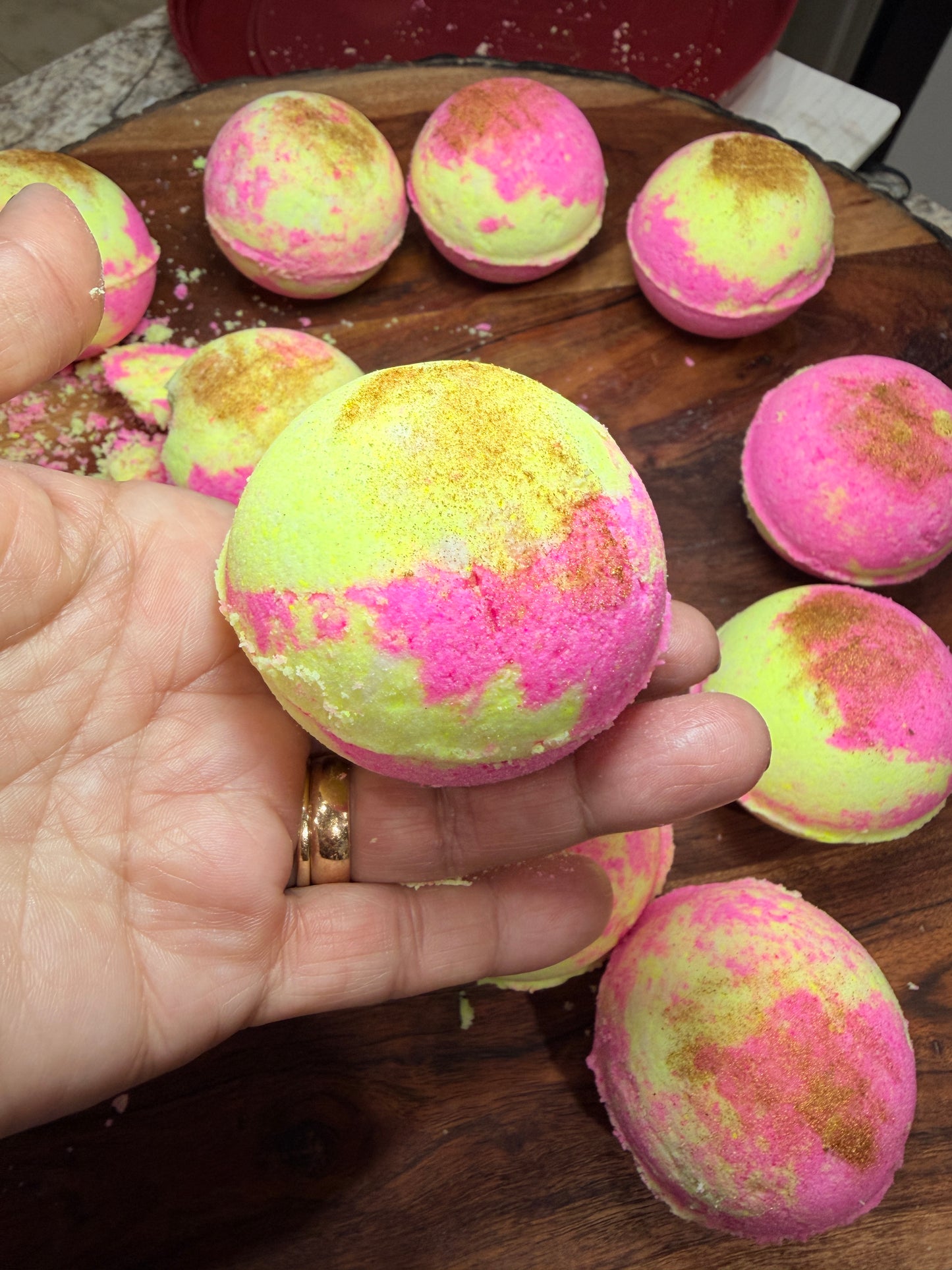 Bath Bomb (Pineapple Mango)